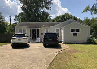 2 Rooms Avail - 
 per mo per room