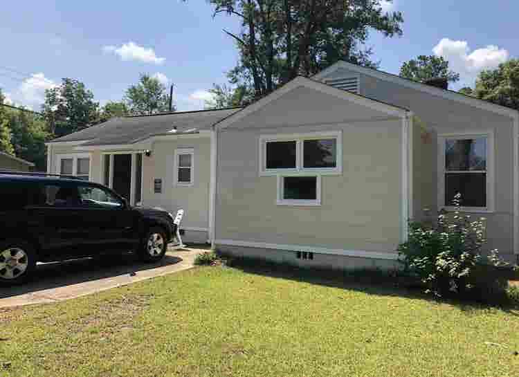 2 Rooms Avail - 
 per mo per room