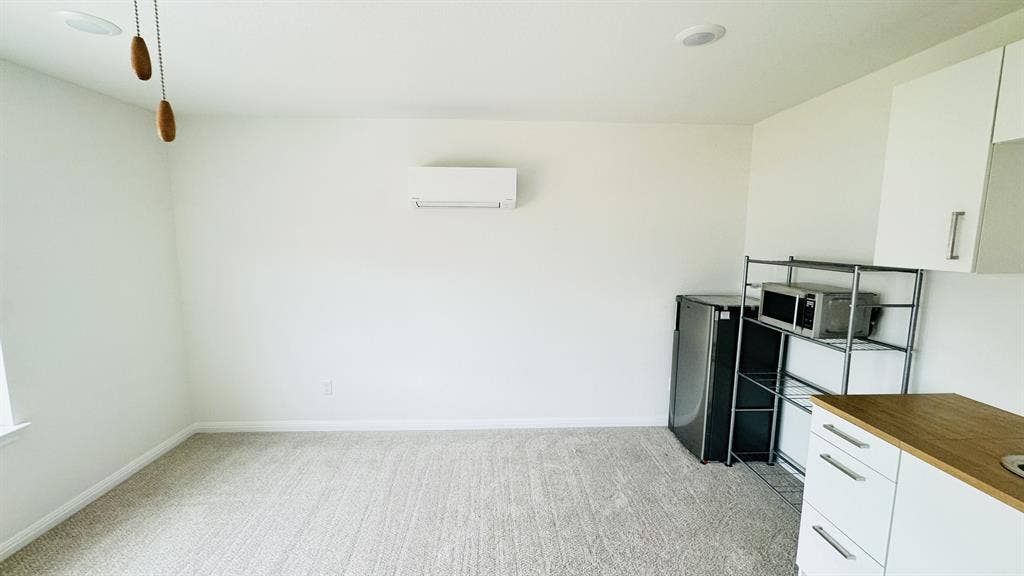 Studio for Rent Utilities Included
