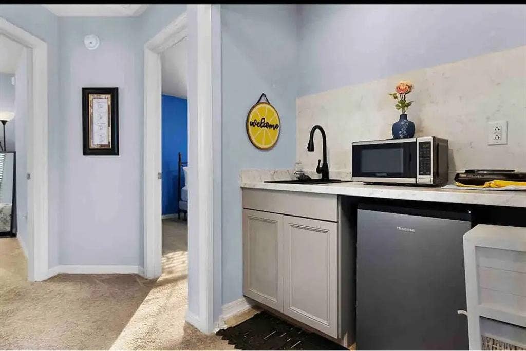 Nice house finding roommates