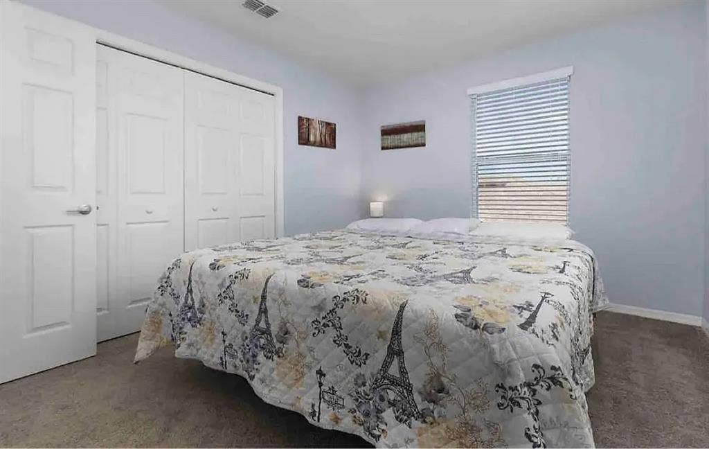 Nice house finding roommates