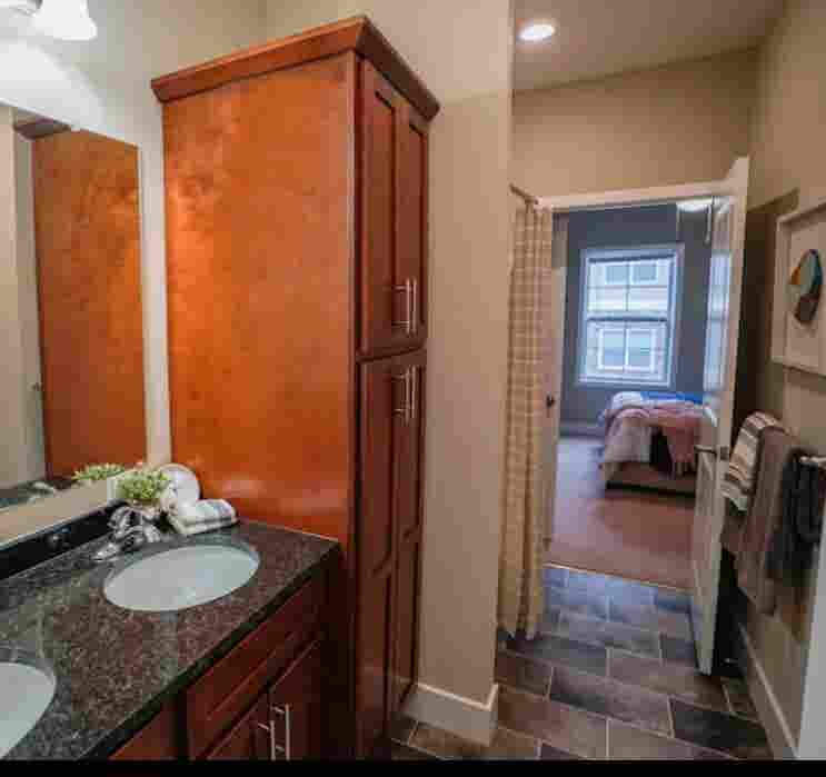Male Roommate Wanted