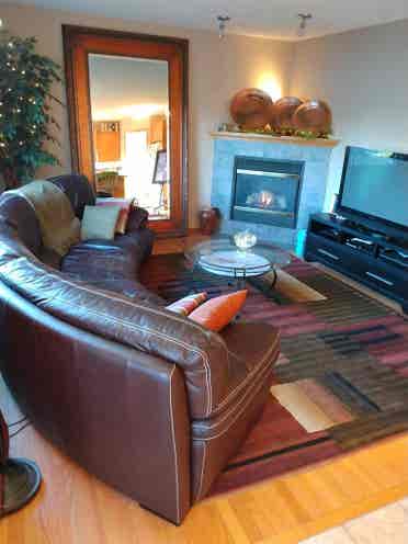 Furn bdrm /Shared Signal Hill home.