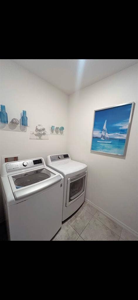 ROOM FOR RENT!!