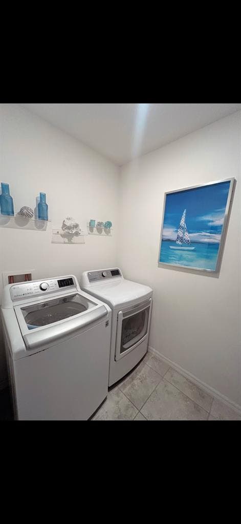 ROOM FOR RENT!!