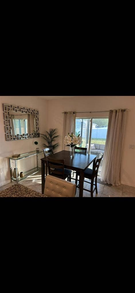 ROOM FOR RENT!!
