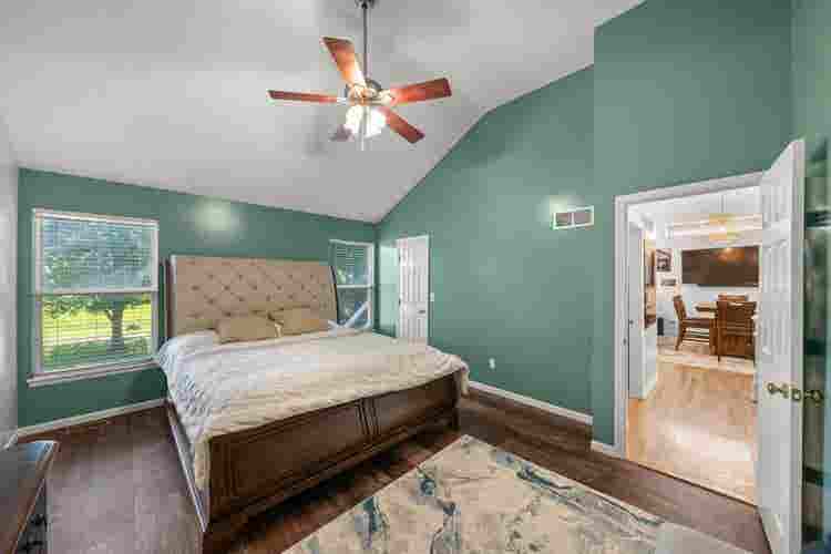 Spacious .5 bathroom