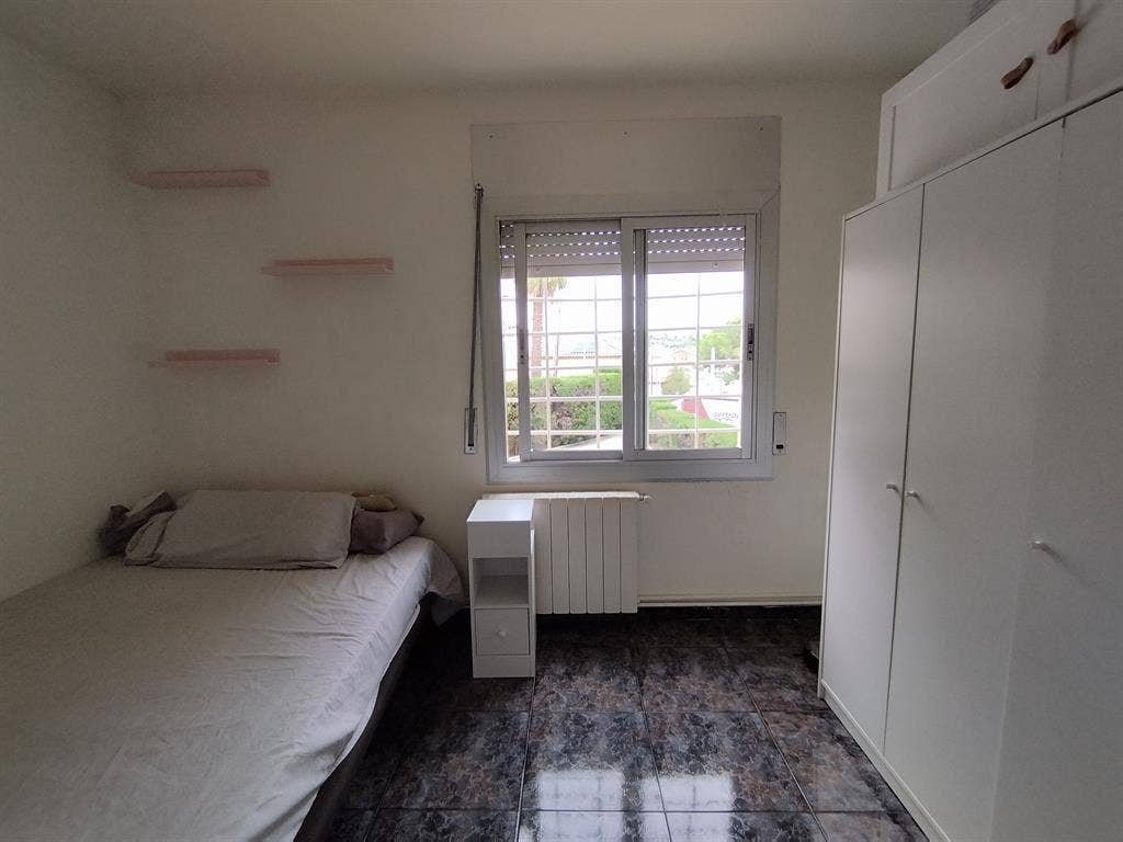 HABITACIÓN EN SINGUERLIN