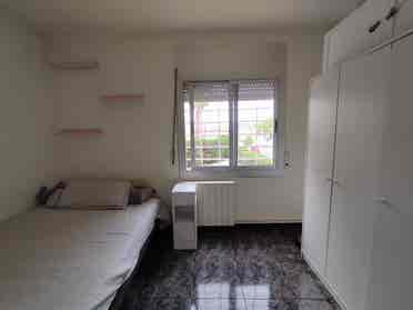 HABITACIÓN EN SINGUERLIN