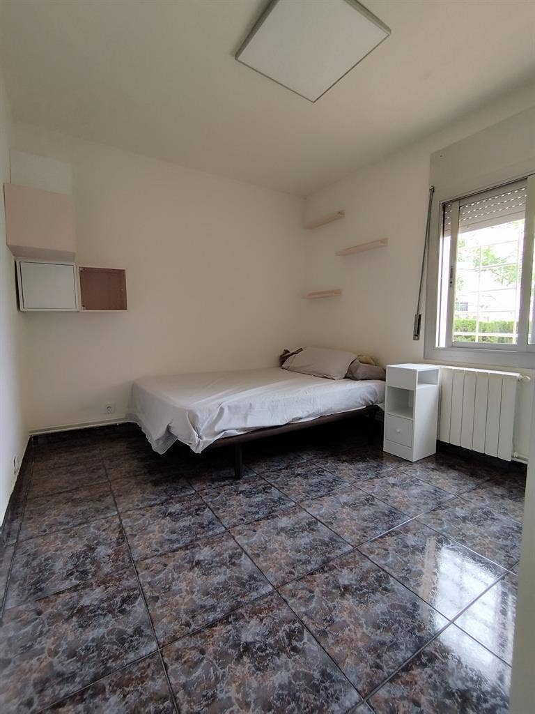 HABITACIÓN EN SINGUERLIN