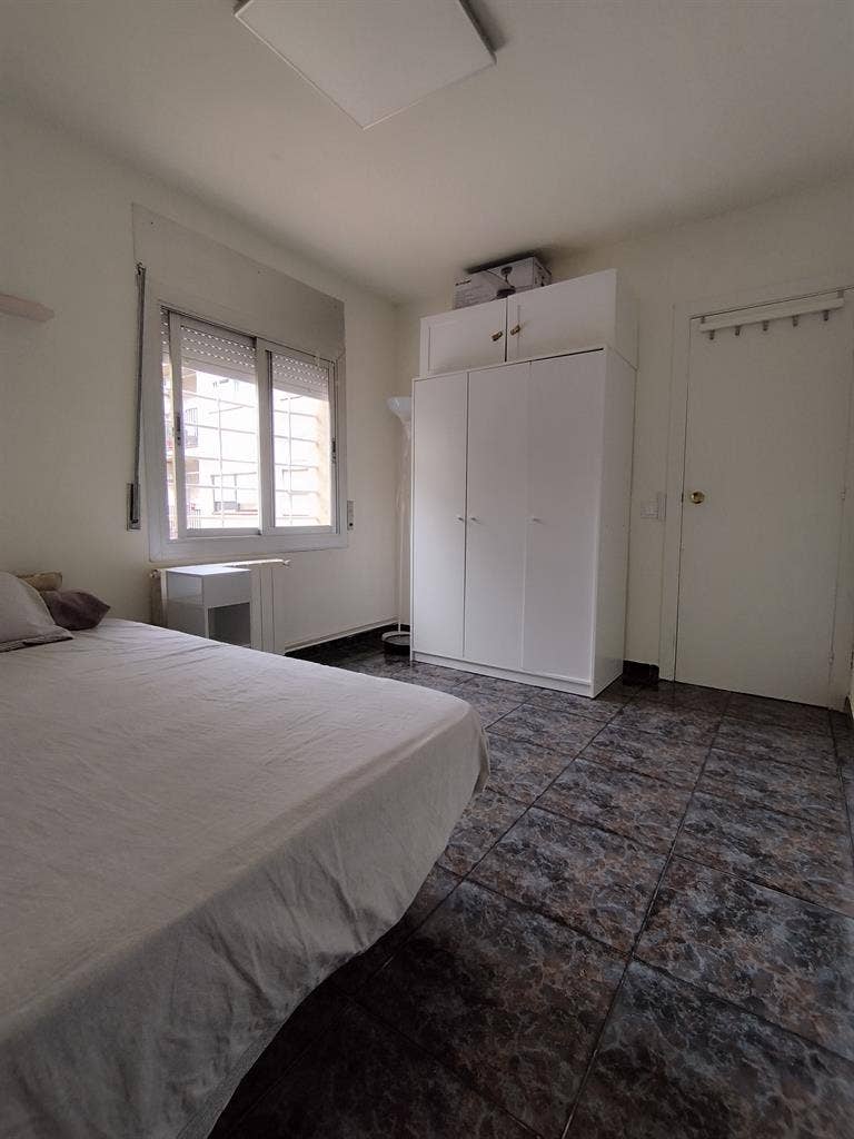 HABITACIÓN EN SINGUERLIN