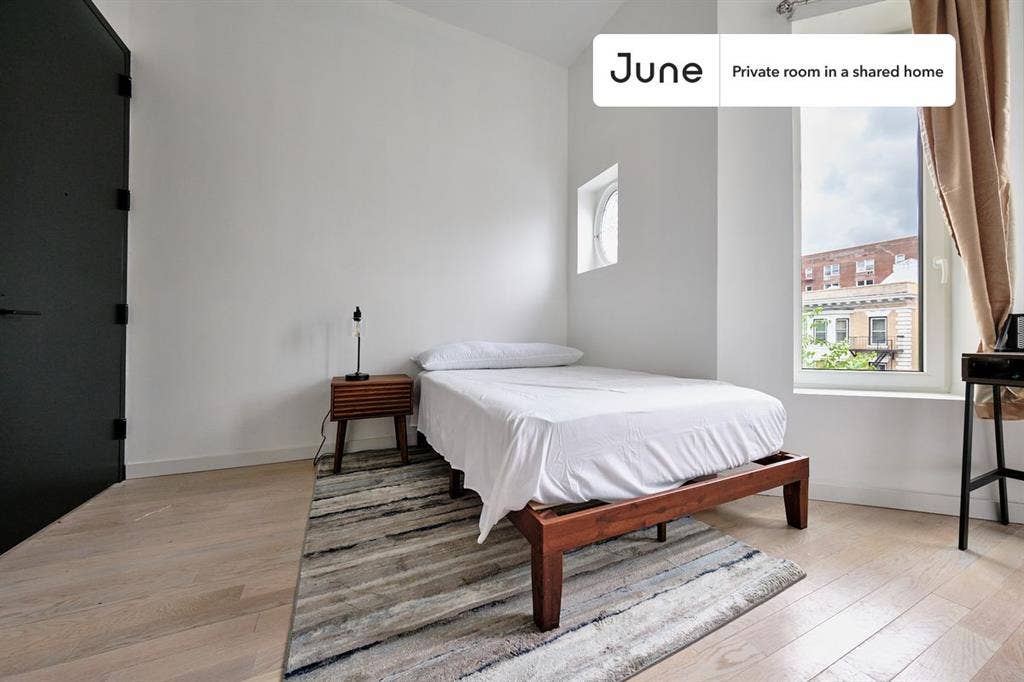 4 BR in New York City