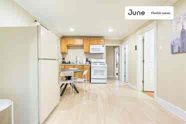 3 BR in Chicago