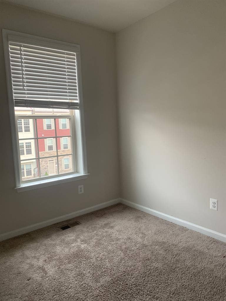 Room For Rent