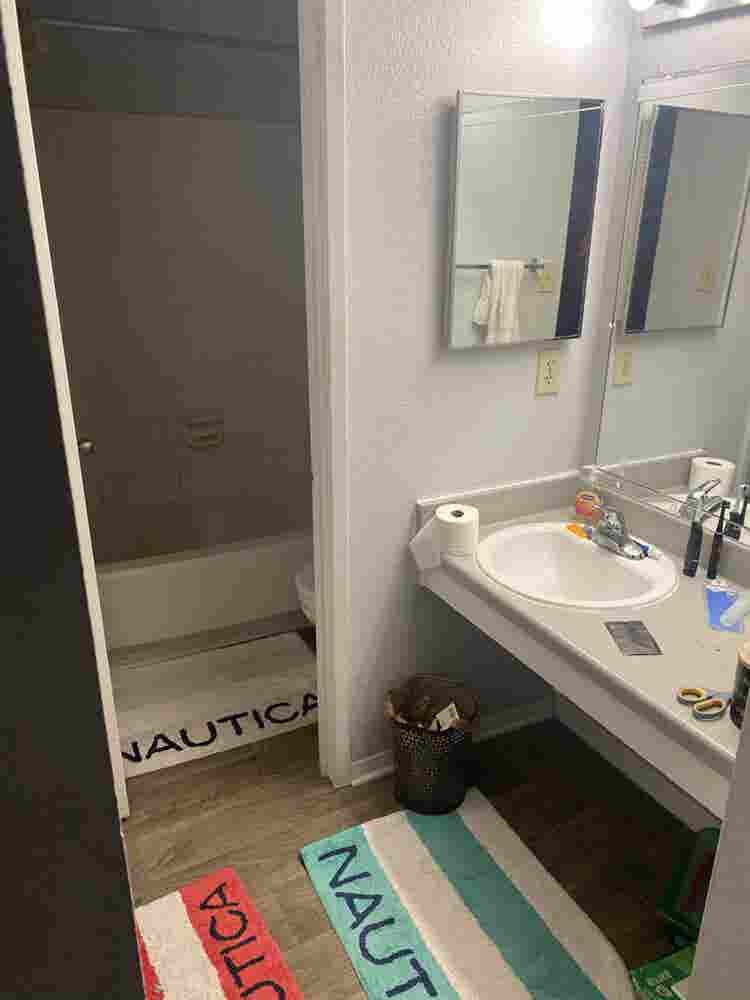 1bedroom and 1 full bath for rent