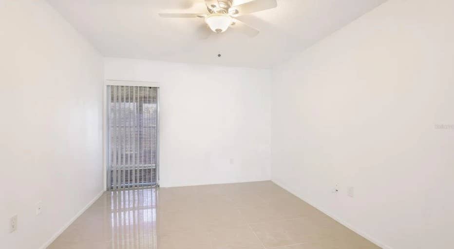 ROOM WITH PRIVATE BATH FOR RENT