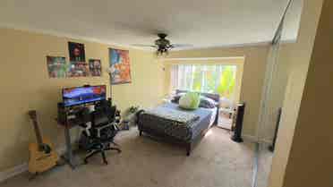 Private Master bedroom near UCSD