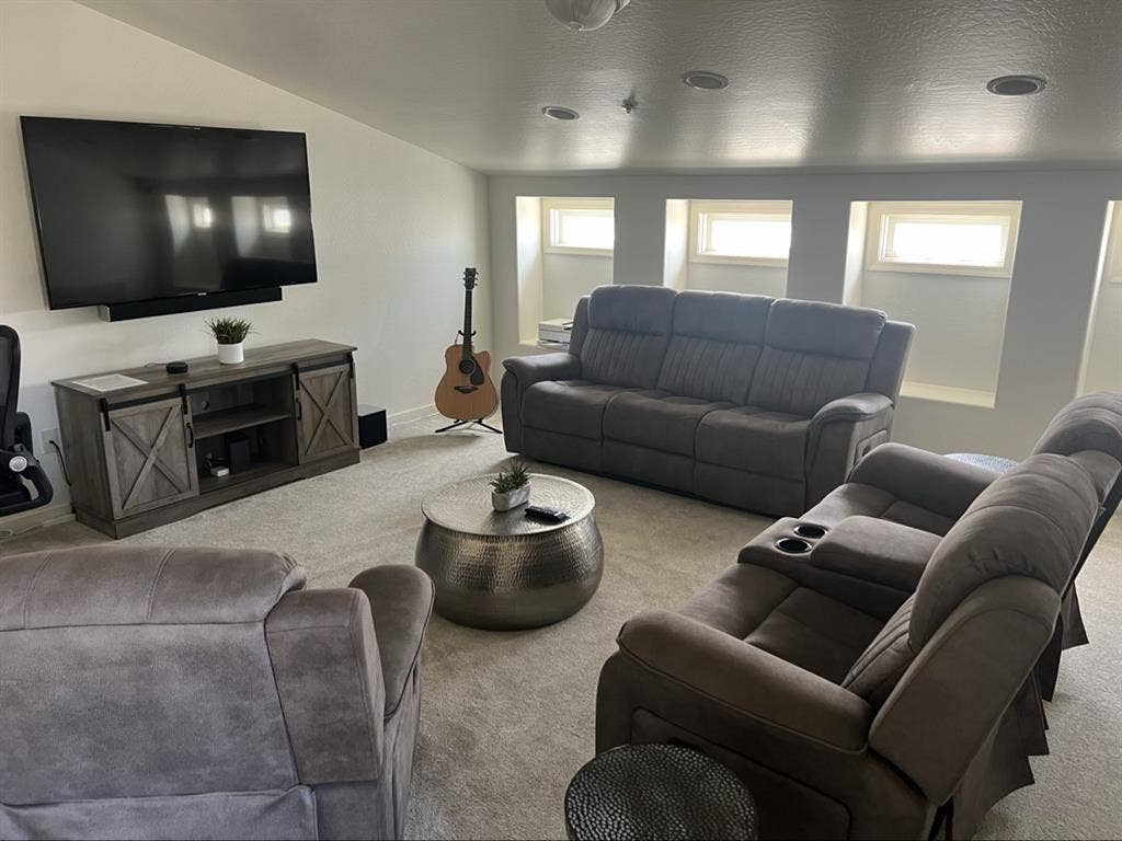 Fully furnished room for rent.