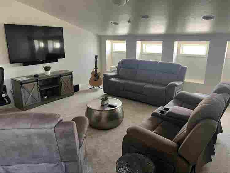 Fully furnished room for rent.