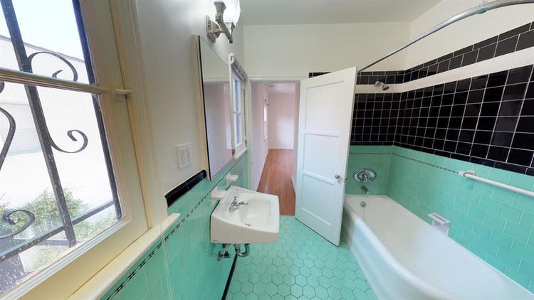 1 BR in Los Angeles
