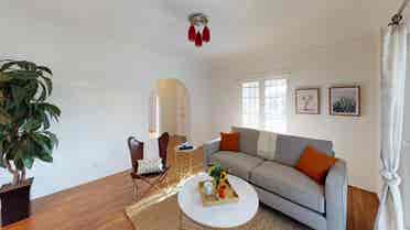 1 BR in Los Angeles
