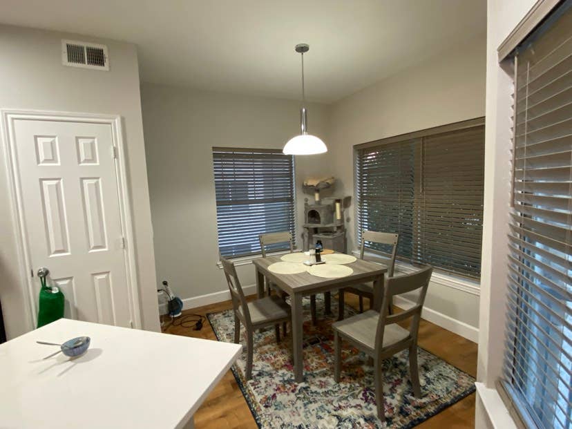 Private Room near The Domain