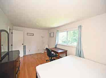 2 story townhouse close to campus!