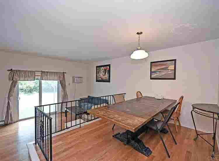 2 story townhouse close to campus!