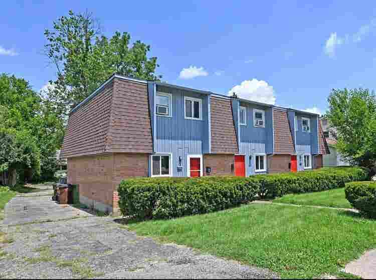 2 story townhouse close to campus!