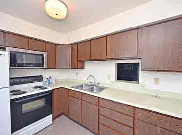 2 story townhouse close to campus!