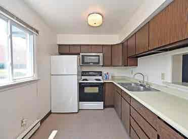 2 story townhouse close to campus!