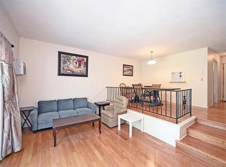 2 story townhouse close to campus!