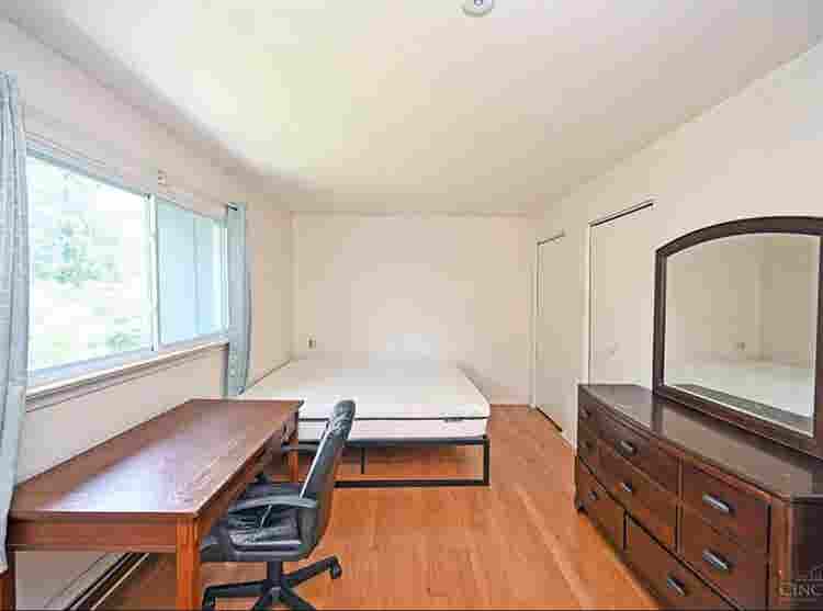 2 story townhouse close to campus!