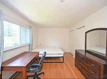 2 story townhouse close to campus!