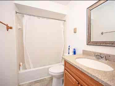 2 story townhouse close to campus!