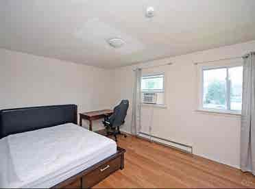 2 story townhouse close to campus!