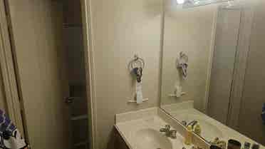 Lake front home w/room 4 Rent