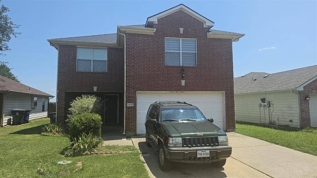 Lake front home w/room 4 Rent