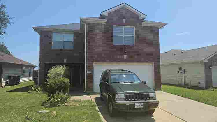 Lake front home w/room 4 Rent
