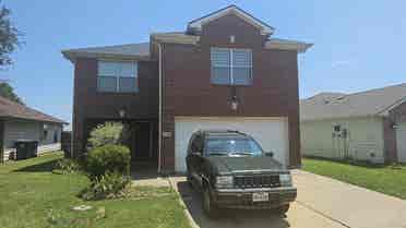 Lake front home w/room 4 Rent
