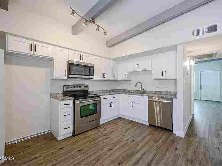 Cozy 2 Bedroom Townhousee