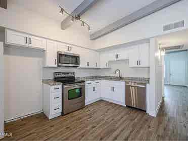 Cozy 2 Bedroom Townhousee
