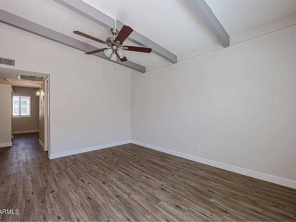 Cozy 2 Bedroom Townhousee