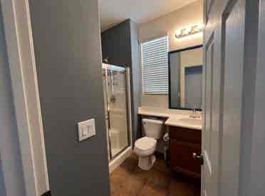 bath fully furnished studio