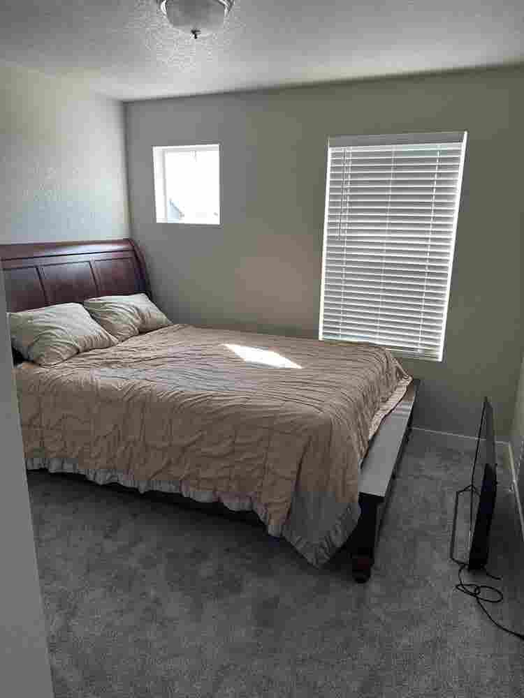 Room for rent  a monthh