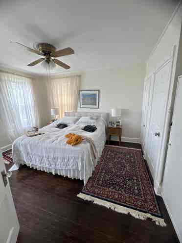 5-Bedroom – Parking & Laundry