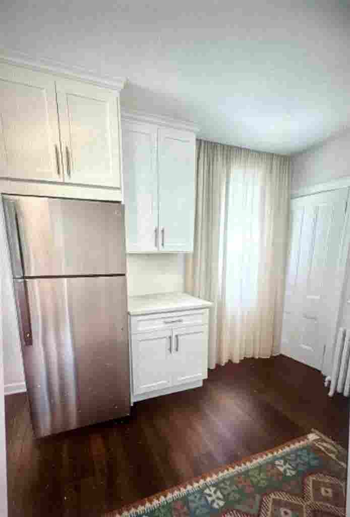 Large bedroom in Downtown Montclair