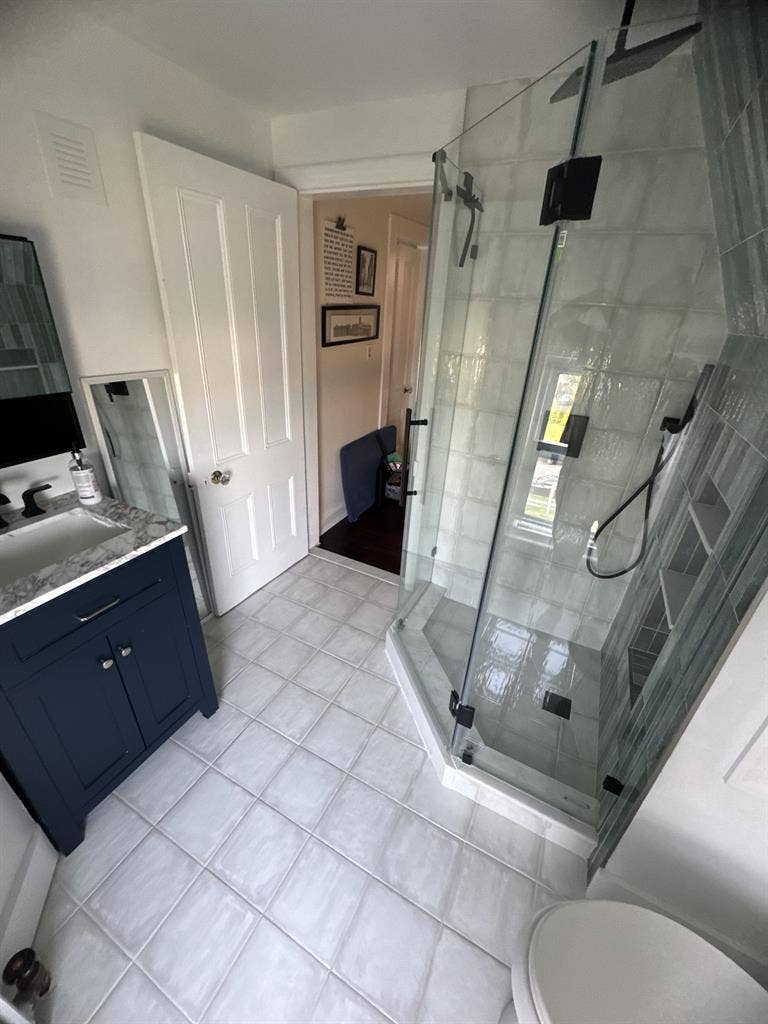 5-Bedroom – Parking & Laundry