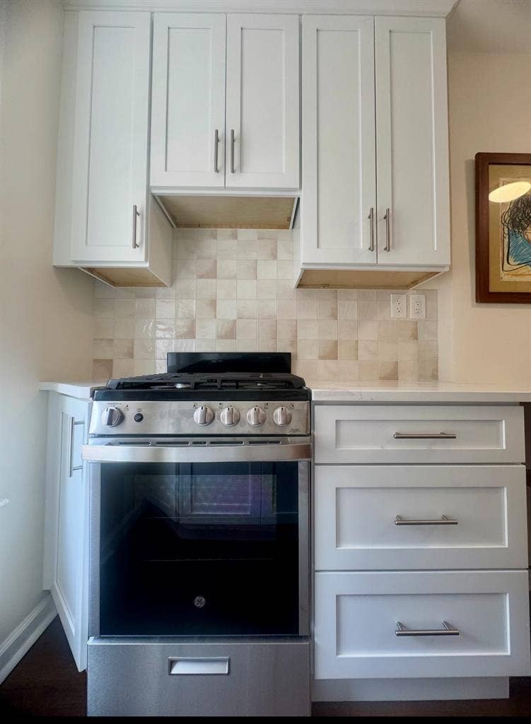 5-Bedroom – Parking & Laundry