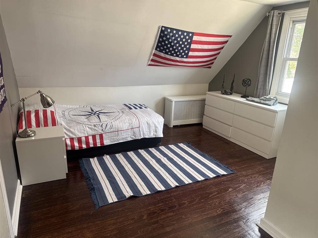 5-Bedroom – Parking & Laundry
